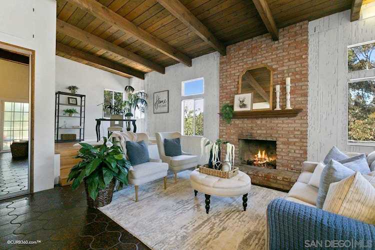 2891 Whitney San Diego, CA 92111