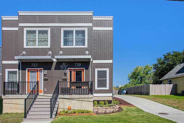 739 SE Bates St Grand Rapids, MI 49503