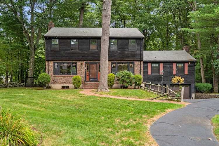 30 Brewer Lane Reading, MA 01867