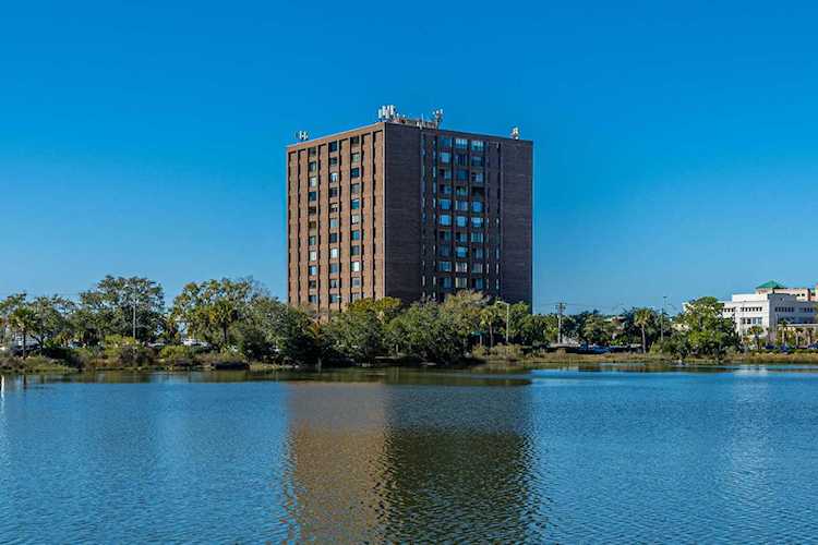 14 Lockwood Drive #7 E Charleston, SC 29401 | MLS 22025446 Photo 1