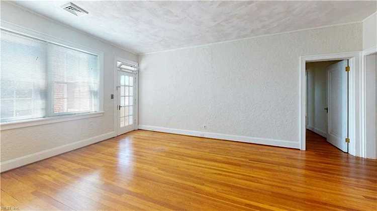 800 Gates Ave #C5 Norfolk, VA 23517 home for sale, MLS#10458658 - Crescas Real Estate Photo 1