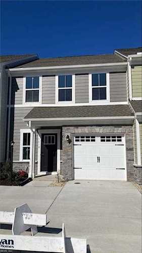 1610 Redwing Arch Chesapeake, VA 23323