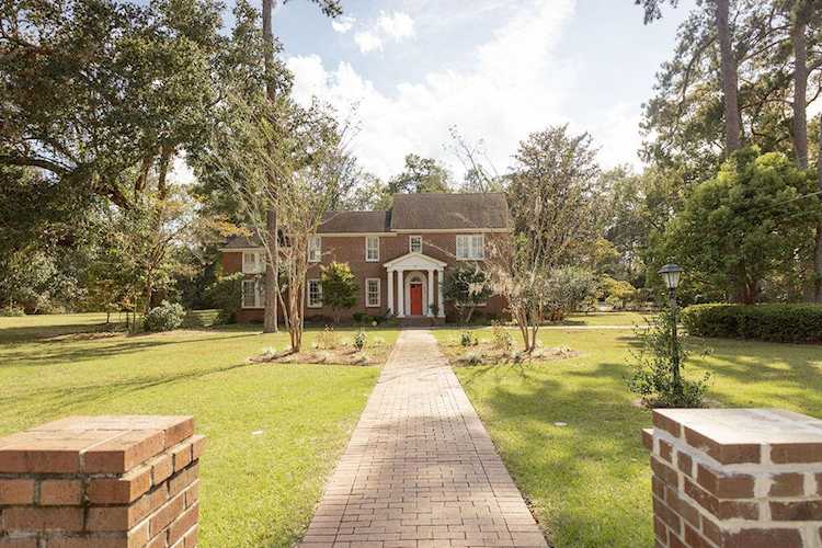 810 Hampton St Walterboro, SC 29488 | MLS 22025496 Photo 1