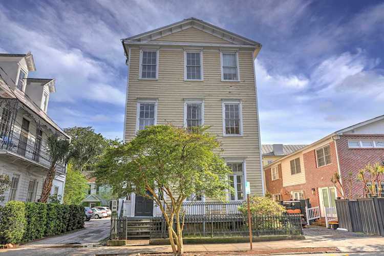 165 Queen Street Charleston, SC 29401 | MLS 22009319 Photo 1