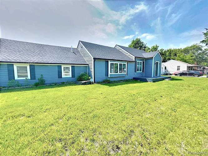 47749 Greenview, Shelby Twp, MI 48317 in |Macomb MLS# 60105100 Photo 1