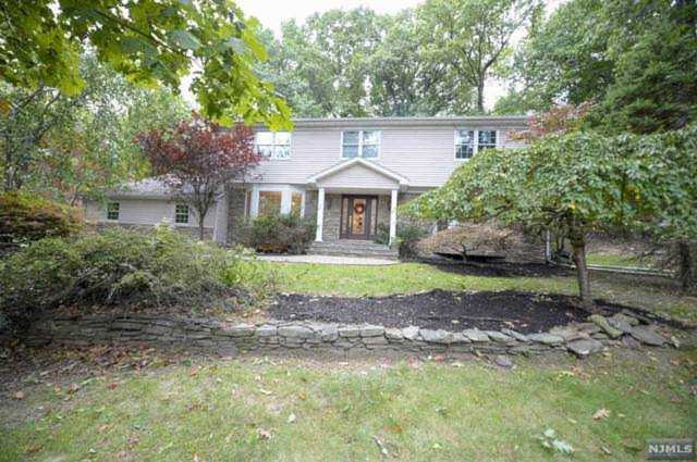 604 High Mountain Road Franklin Lakes, NJ 07417 | MLS 22033743 Photo 1
