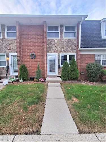 45128 Kensington Utica, MI 48317