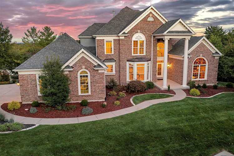 17975 Bonhomme Ridge Ct Chesterfield, MO Lafayette 63005 | The Gellman Team Photo 1