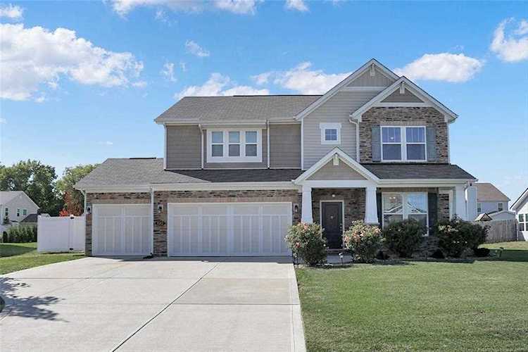 1582 Sussex Dr, Avon, 46123 Photo 1