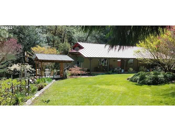 10000 Myrtle Creek RD Myrtle Point, OR 97458