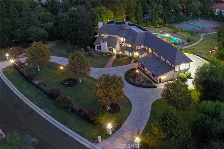 22570 La Quilla Dr Chatsworth, CA 91311