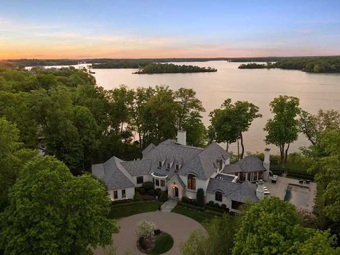 6377 Cliffwood Circle Victoria, MN 55331