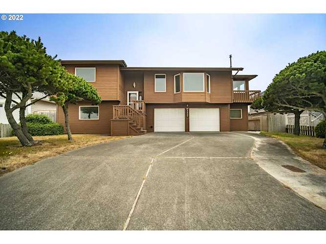 1349 Strawberry DR Bandon, OR 97411 | MLS 22150995 Photo 1