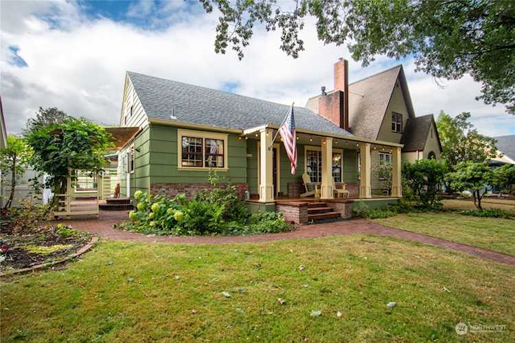 1139 22nd Ave Longview, WA 98632