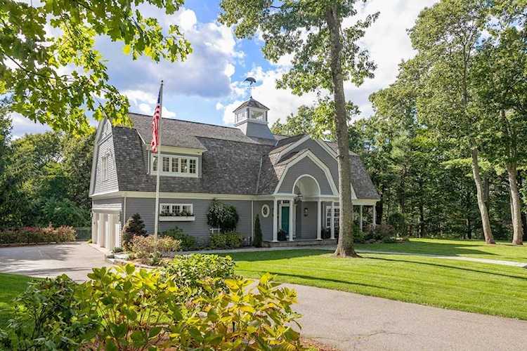 8 Olmsted Dr Hingham, MA 02043