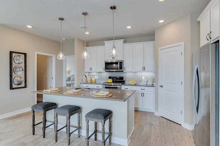 18341 Hamby Way Lakeville, MN 55044
