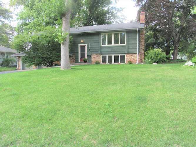 9320 46th Avenue N New Hope, MN 55428