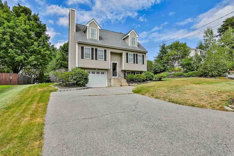15 Taschereau Blvd Nashua, NH 03062 | MLS 4925018 Photo 1