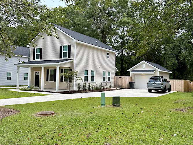 8700 Jenny Lind St North Charleston, SC 29406