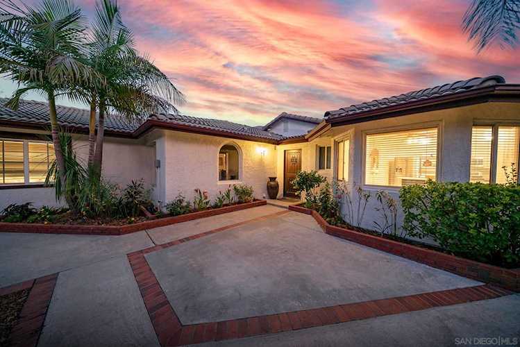 3740 Lake Ridge Rd Fallbrook, CA 92028