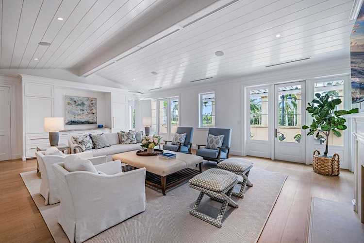 221 Royal Poinciana Way Palm Beach, FL 33480