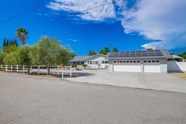 3245 Lansdown Ln Ramona, CA 92065