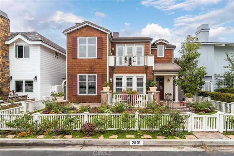 2801 Bayshore Drive Newport Beach, CA 92663