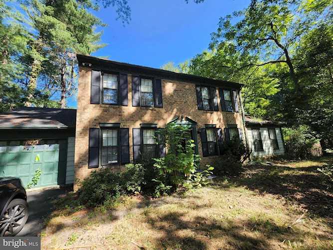 10808 Hunt Club Rd For Sale in Reston Photo 1