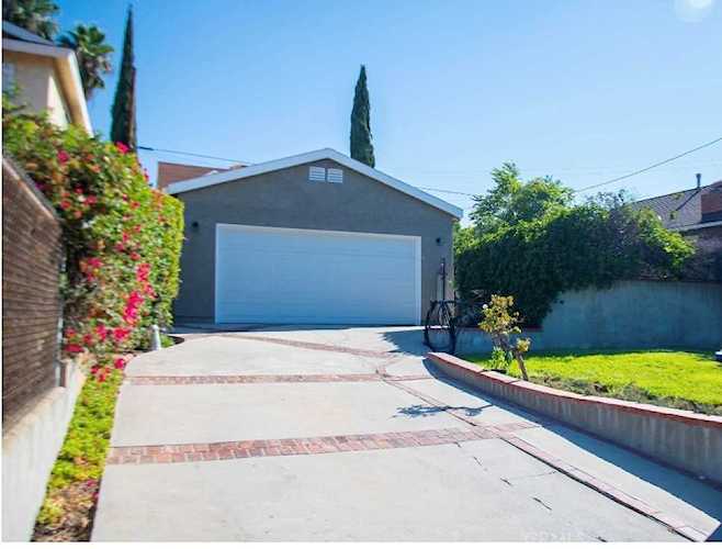 3021 Manhattan Ave La Crescenta, CA 91214