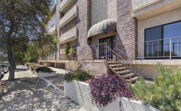 7515 Winnetka Ave #305 Winnetka, CA 91306 | MLS CV22211728 Photo 1
