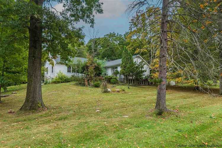 10 Joalyn Rd New Paltz, NY 12561