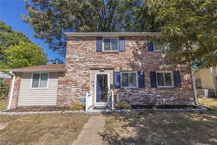 1413 Seward Dr Hampton, VA 23663