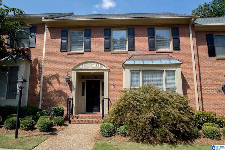 42 The Oaks Circle Hoover, AL 35244