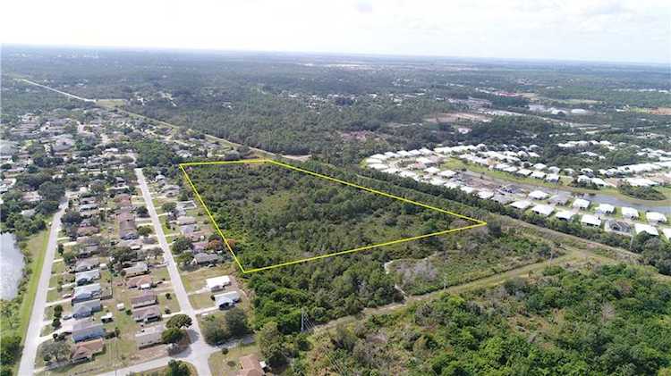 850 SW 5th St Vero Beach, FL 32962