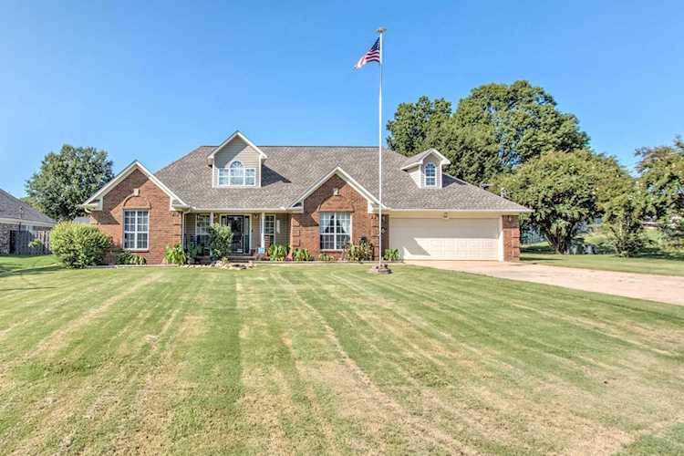 70 Thomas St Atoka, TN 38004 | MLS 10133680 Photo 1