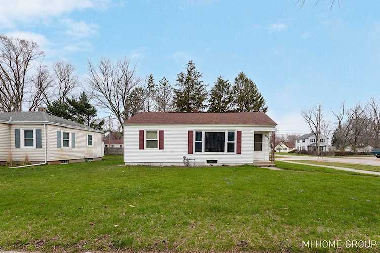 597 W 21st St Holland, MI 49423