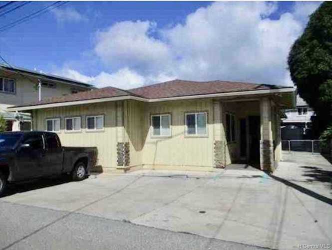 2010 Puaala Lane Honolulu, HI 96819 | MLS 202220637 Photo 1