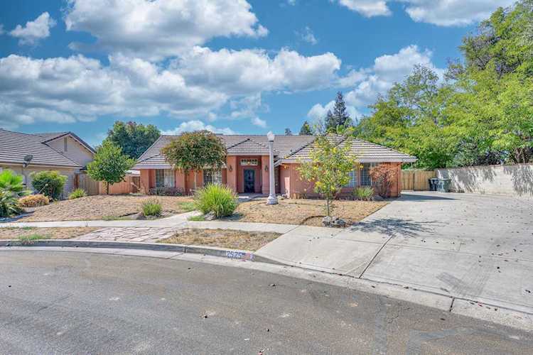 2525 N Liberty Ct Visalia, CA 93292