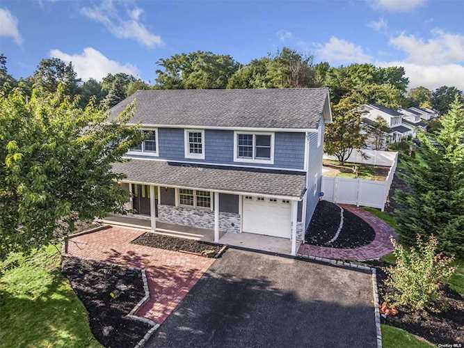 35 Bethal Lane Commack, NY 11725