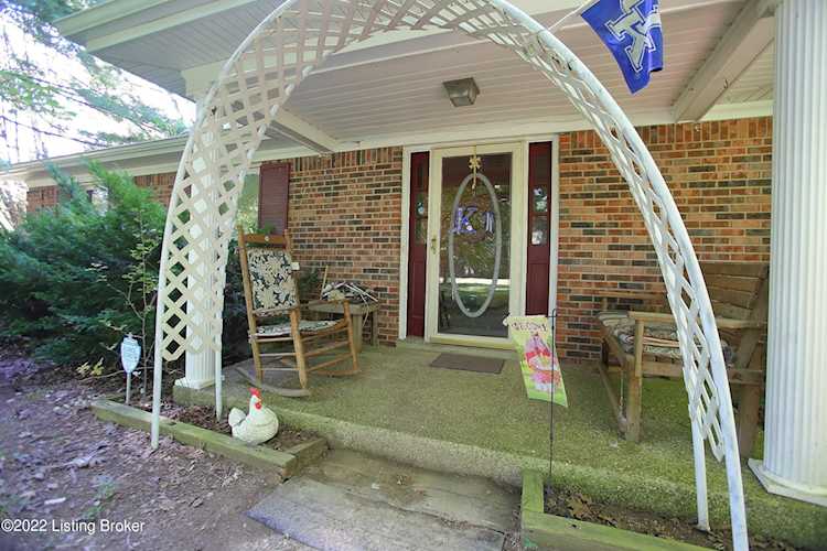 3108 Heritage Ct Crestwood, KY 40014