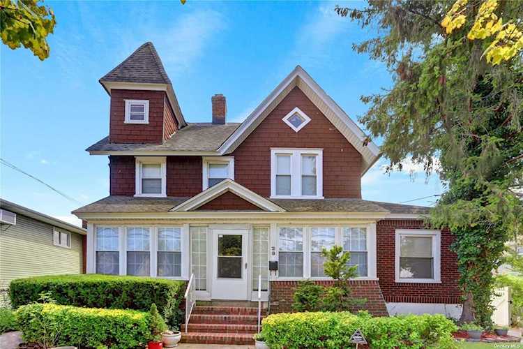 28 E Seaman Avenue Freeport, NY 11520
