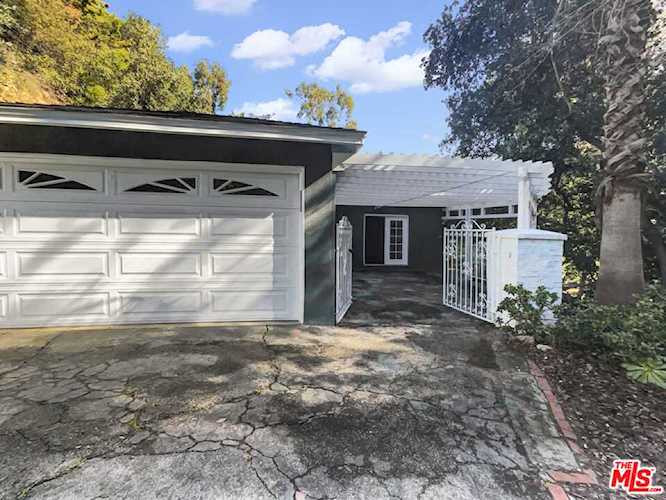 1215 Rancheros Rd Pasadena, CA 91103