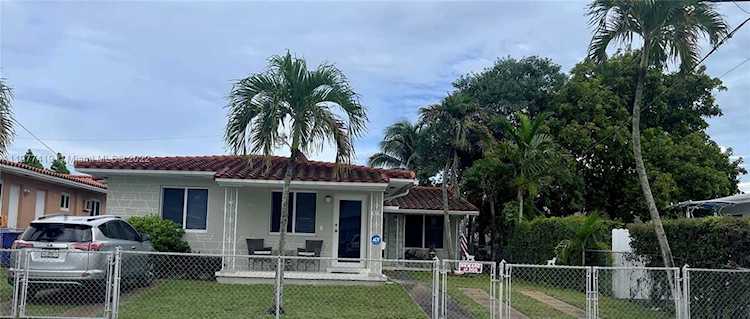 35 NW 49th Ave Miami, FL 33126
