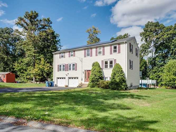 10 Michael Rd Tewksbury, MA 01876