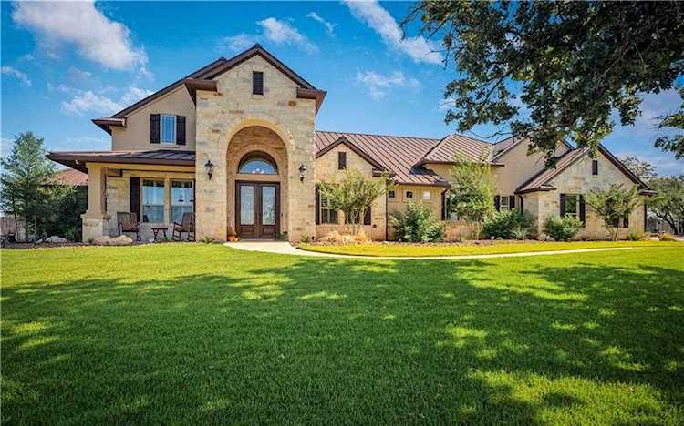 215 Cool Water Ranch RD Fredericksburg, TX 78624