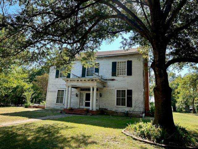 1577 W 3rd Avenue Corsicana, TX 75110
