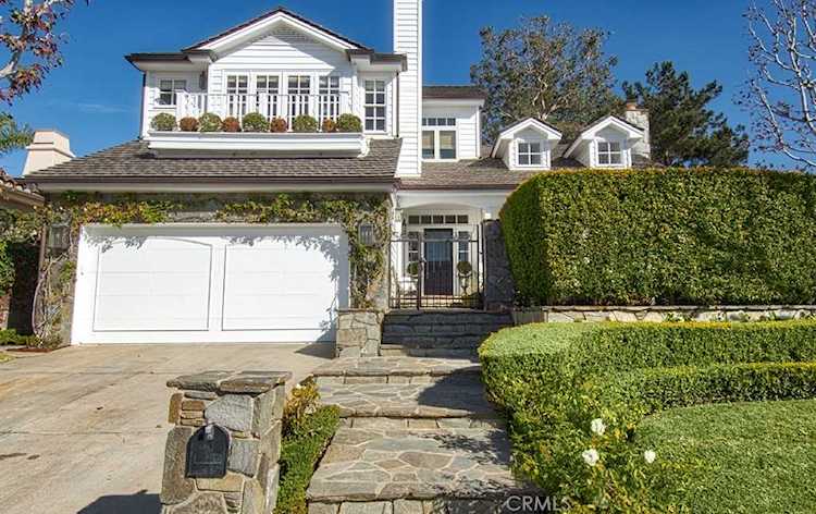 127 Emerald Bay Laguna Beach, CA 92651 | MLS LG20252778 Photo 1