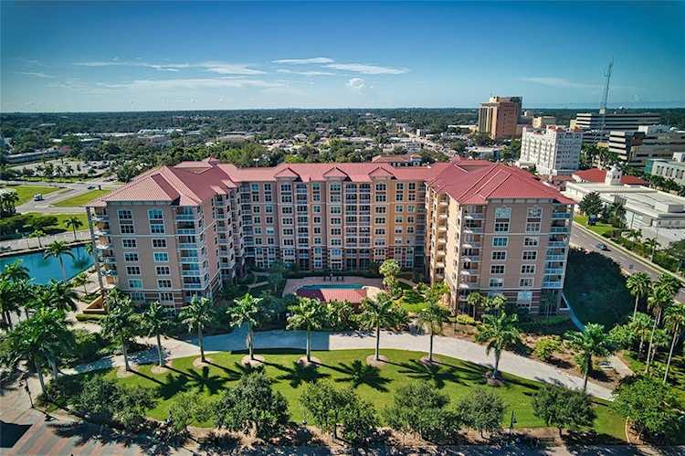 808 3rd Ave W #402 Bradenton, FL 34205
