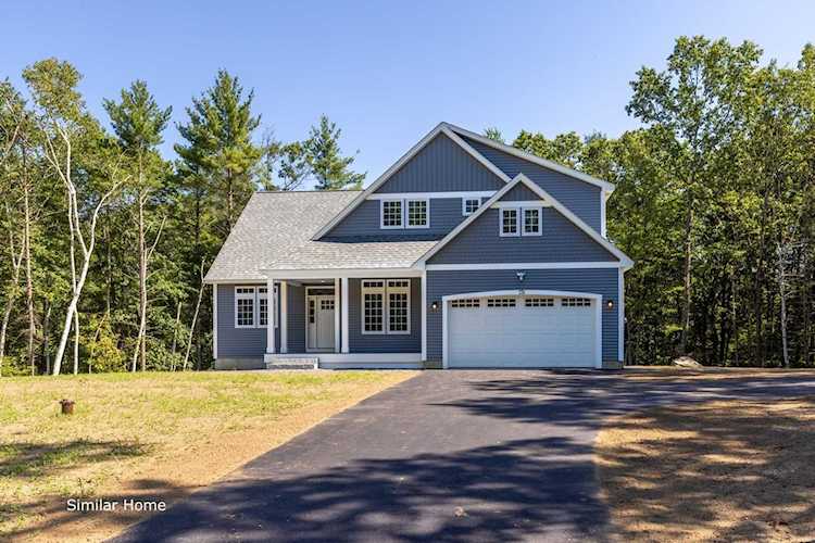 18 Hayden Dr Dover, NH 03820
