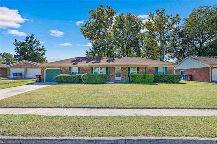 home for sale in Eva Gardens Chesapeake VA 23320 - MLS 10459847 Photo 1